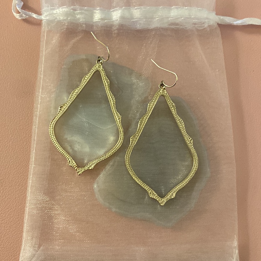 Kendra Scott Sophee Drop Earrings in Gold